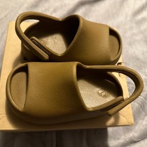 Infant yeezy slides